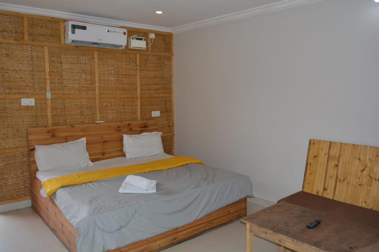 Esther Guest House Calangute Habitación foto