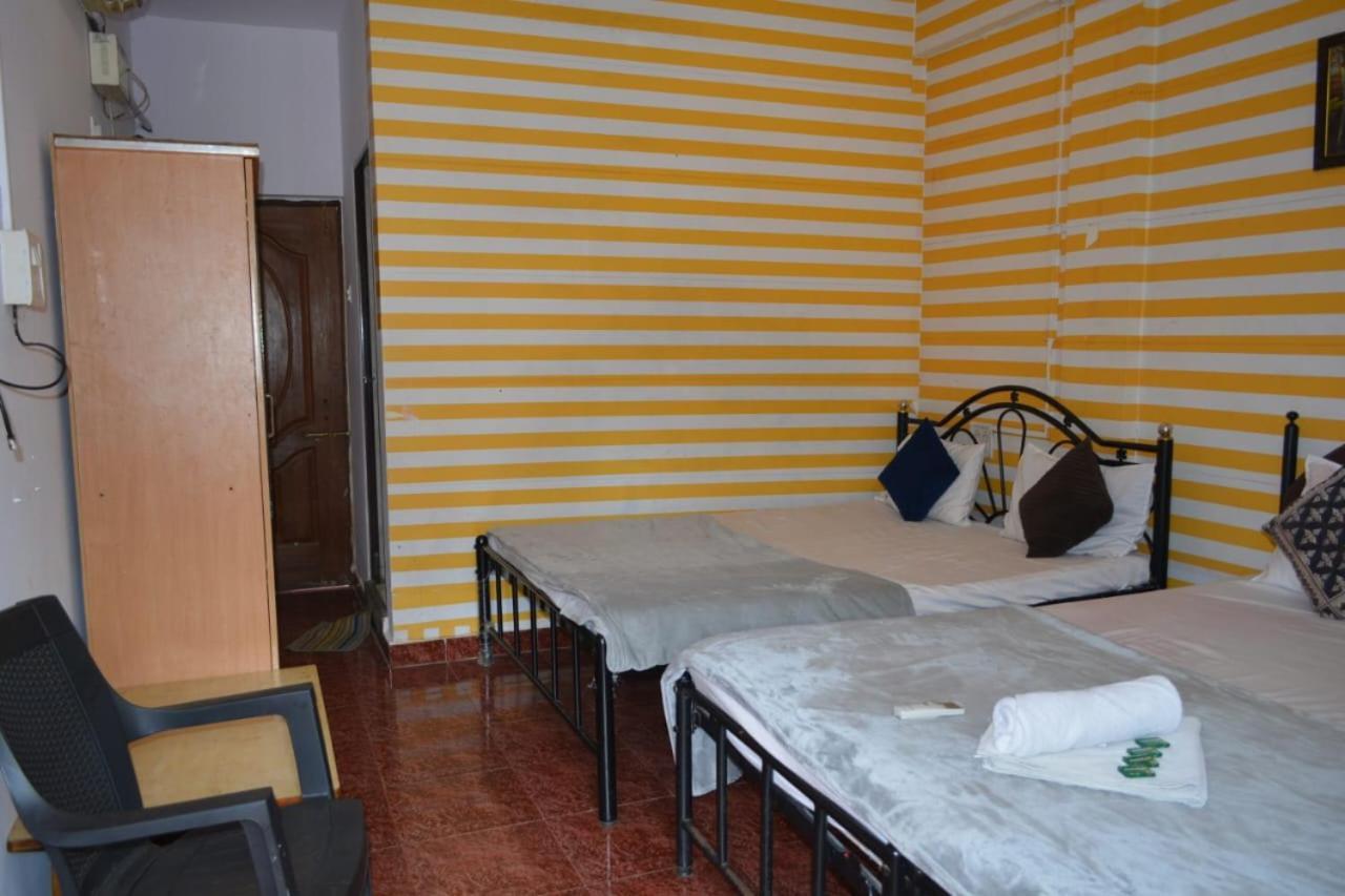 Esther Guest House Calangute Habitación foto